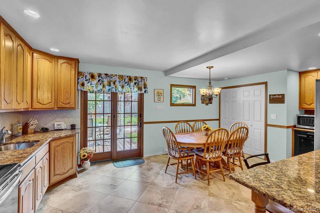 24 Seaton Street, Massapequa, NY 11758