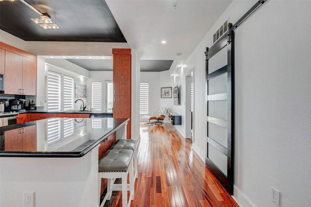 3505 Sage Road 2102, Houston, TX 77056