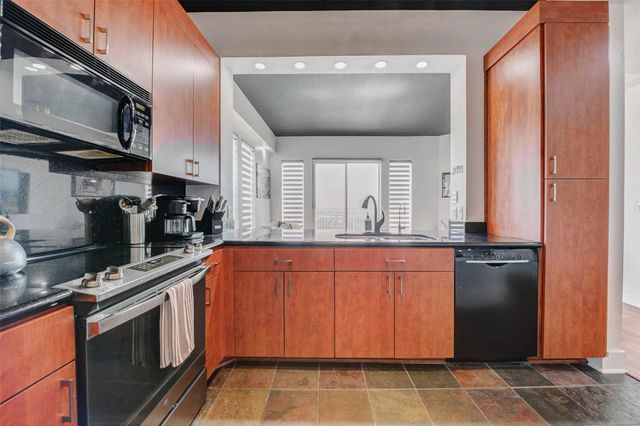 3505 Sage Road 2102, Houston, TX 77056