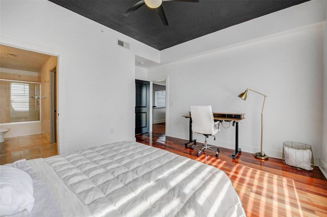 3505 Sage Road 2102, Houston, TX 77056