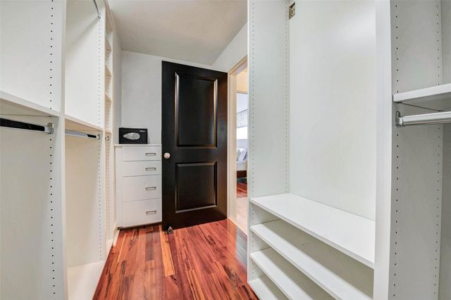 3505 Sage Road 2102, Houston, TX 77056