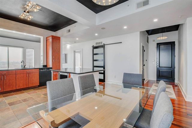 3505 Sage Road 2102, Houston, TX 77056