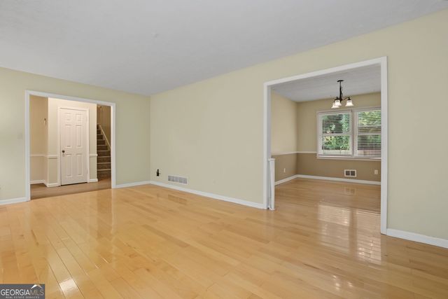245 Pinetree Drive, Marietta, GA 30068