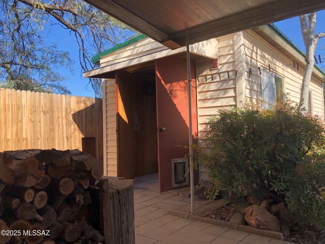 2718 N La Verne Avenue N, Tucson, AZ 85712