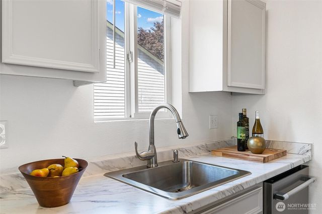 1840 Central Place S #B10, Kent, WA 98030