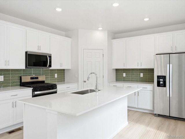 1652 Yampa River Dr, Windsor, CO 80550