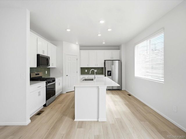 1652 Yampa River Dr, Windsor, CO 80550