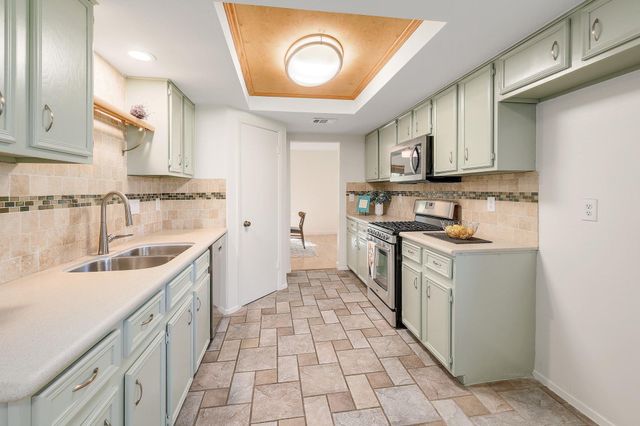 1400 Doonesbury DR, Austin, TX 78758