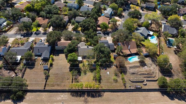 1400 Doonesbury DR, Austin, TX 78758