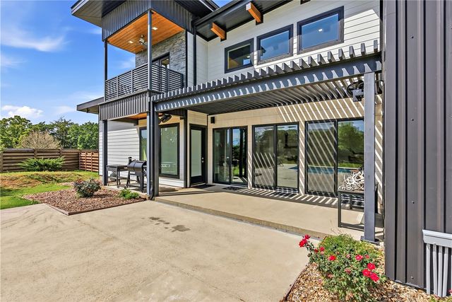 17600 Windsong Drive, College Station, TX 77845