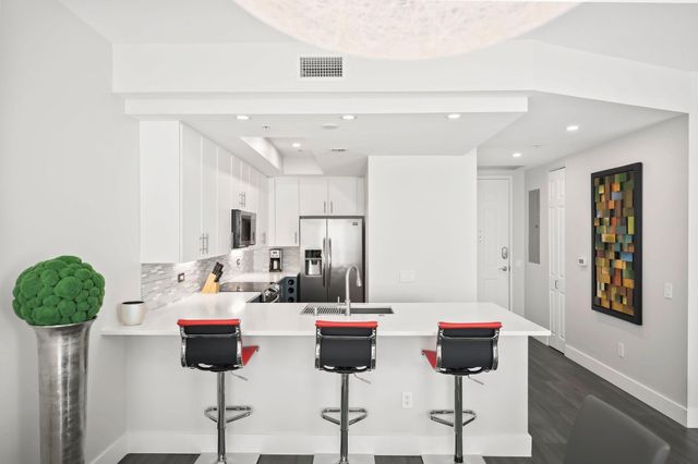 2631 NE 14th Avenue 304, Wilton Manors, FL 33334