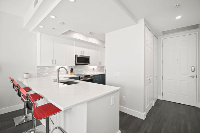 2631 NE 14th Avenue 304, Wilton Manors, FL 33334