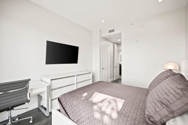 2631 NE 14th Avenue 304, Wilton Manors, FL 33334