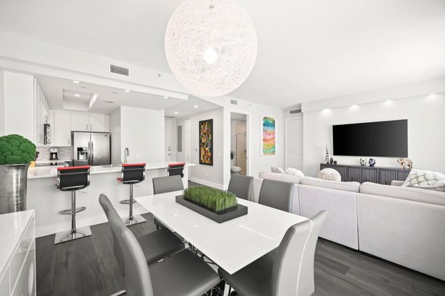 2631 NE 14th Avenue 304, Wilton Manors, FL 33334