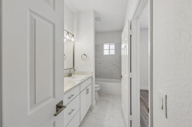560 St Tropez Lane, Margate, FL 33068