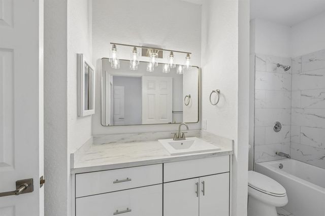 560 St Tropez Lane, Margate, FL 33068