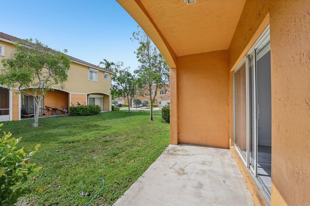 560 St Tropez Lane, Margate, FL 33068