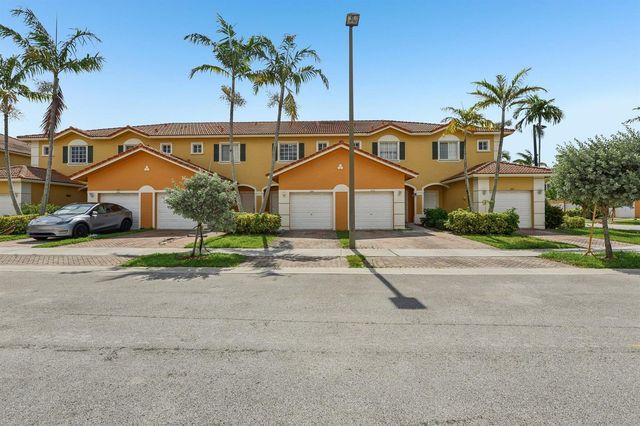 560 St Tropez Lane, Margate, FL 33068