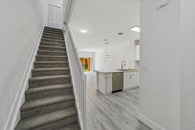 560 St Tropez Lane, Margate, FL 33068