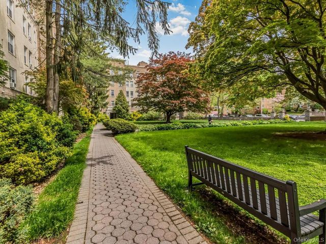472 Gramatan Avenue O2, Mount Vernon, NY 10552