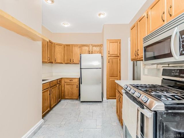472 Gramatan Avenue O2, Mount Vernon, NY 10552