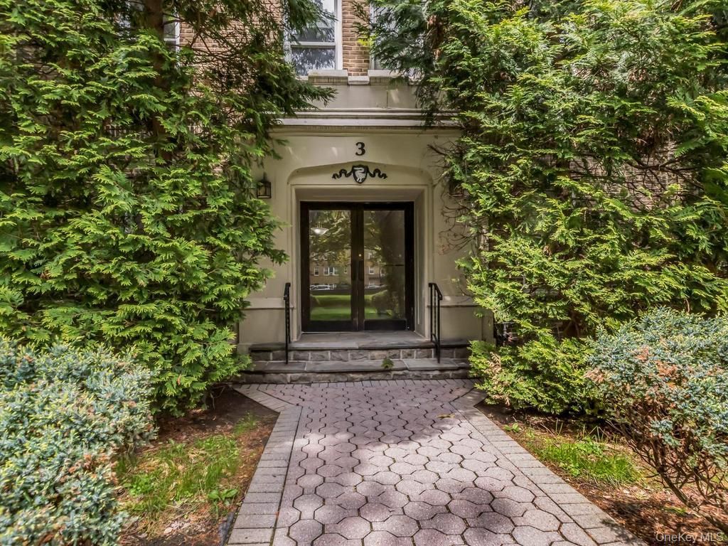 472 Gramatan Avenue O2, Mount Vernon, NY 10552