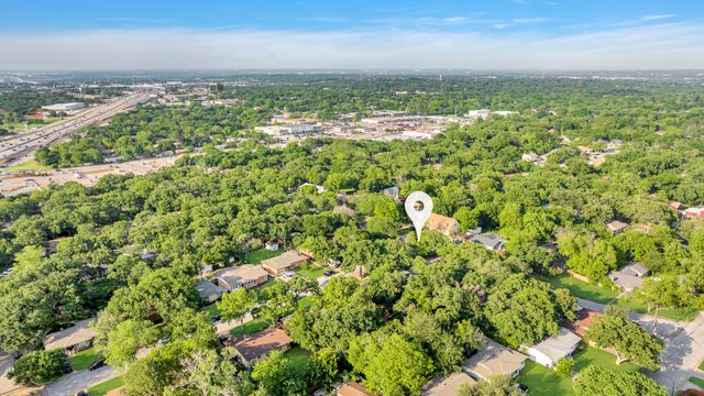 6324 Woodbine Drive, Fort Worth, TX 76112