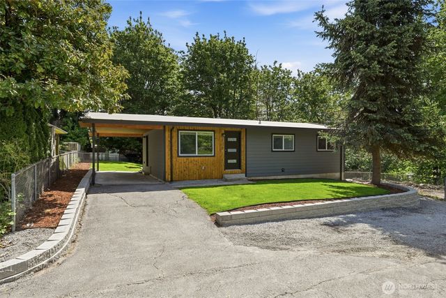 21118 11th Avenue S, Des Moines, WA 98198