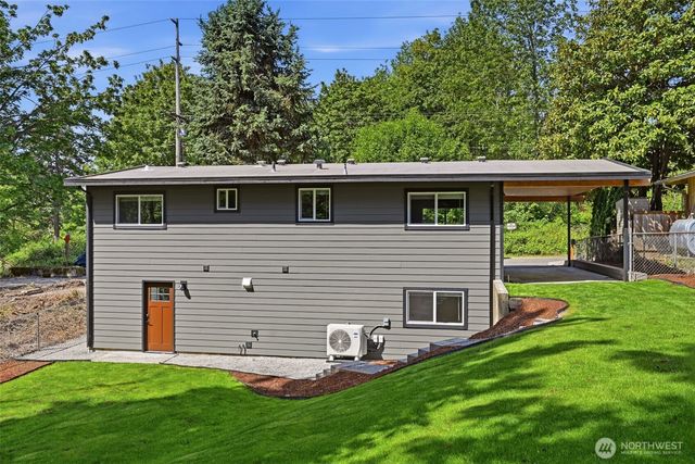 21118 11th Avenue S, Des Moines, WA 98198