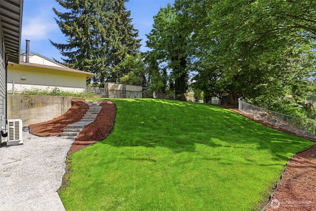 21118 11th Avenue S, Des Moines, WA 98198