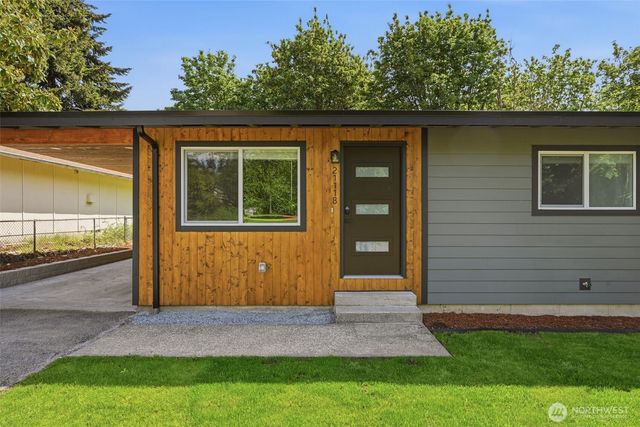 21118 11th Avenue S, Des Moines, WA 98198