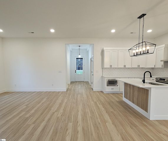 534 Dillon Street, Chesnee, SC 29323