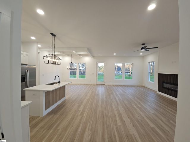 534 Dillon Street, Chesnee, SC 29323