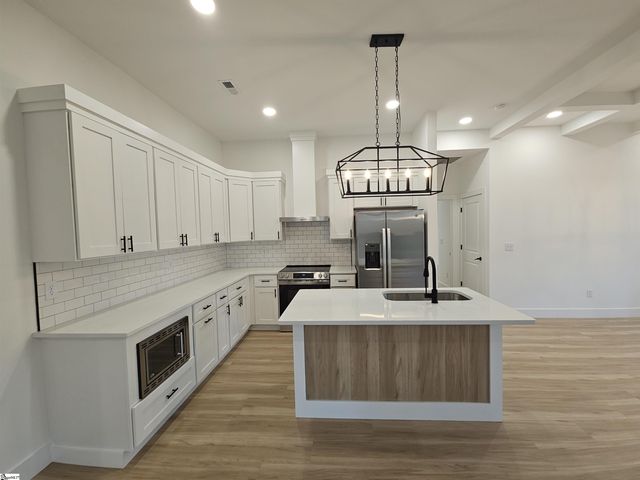 534 Dillon Street, Chesnee, SC 29323