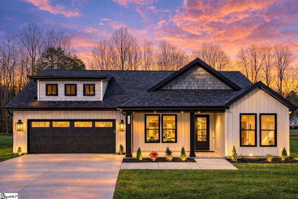 534 Dillon Street, Chesnee, SC 29323