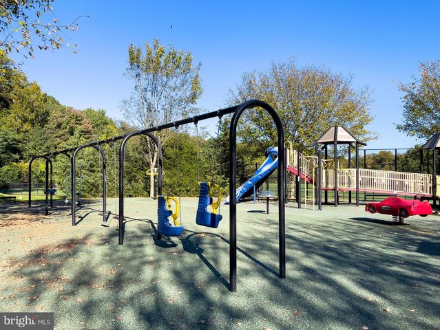 10811 ORCHARD ST, Fairfax, VA 22030