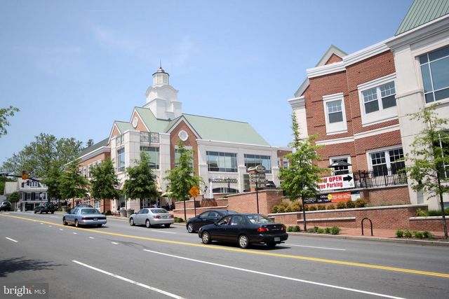 10811 ORCHARD ST, Fairfax, VA 22030