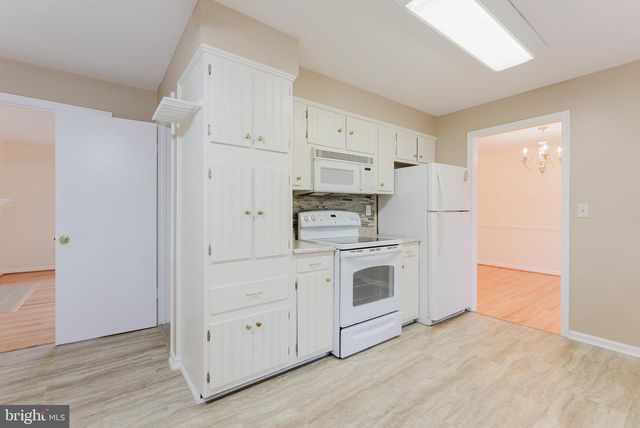 10811 ORCHARD ST, Fairfax, VA 22030