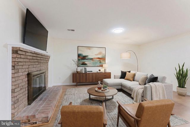 10811 ORCHARD ST, Fairfax, VA 22030