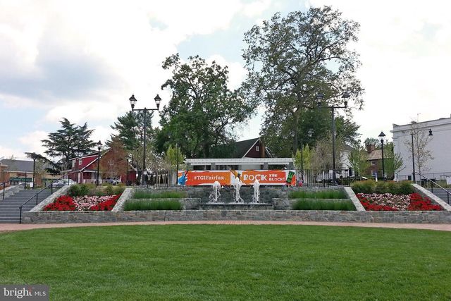 10811 ORCHARD ST, Fairfax, VA 22030