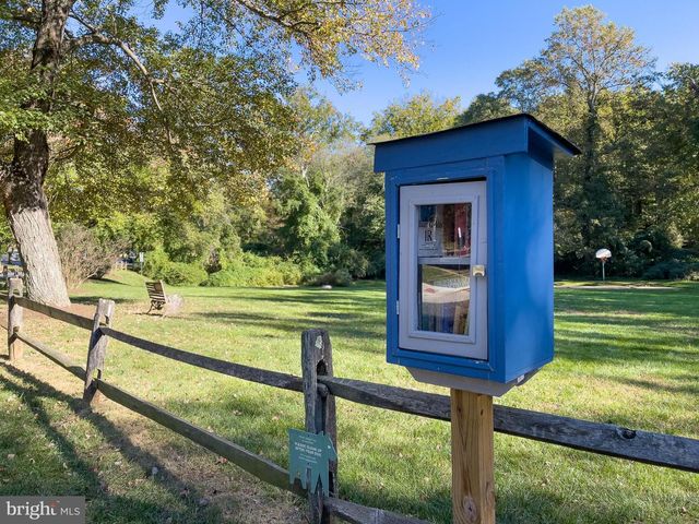 10811 ORCHARD ST, Fairfax, VA 22030