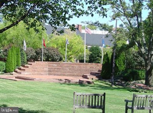 10811 ORCHARD ST, Fairfax, VA 22030