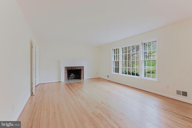 10811 ORCHARD ST, Fairfax, VA 22030