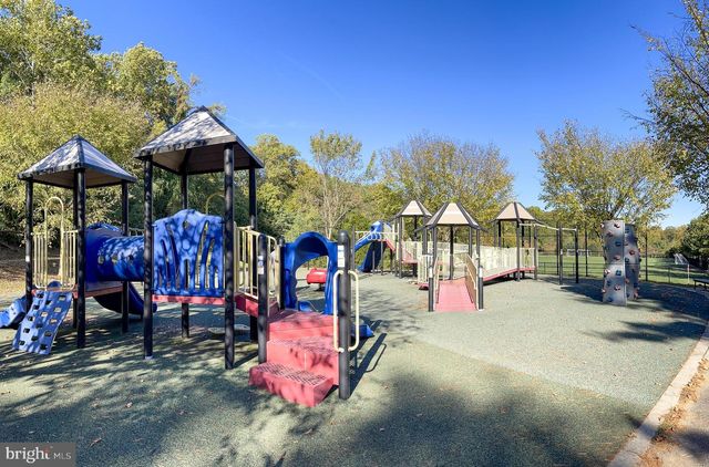 10811 ORCHARD ST, Fairfax, VA 22030