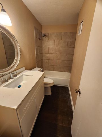 4311 Yellowstone Boulevard 7, Houston, TX 77021