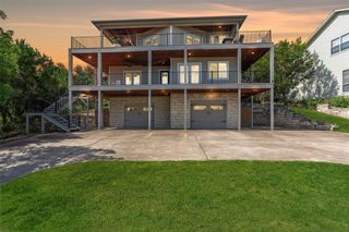 18917 PECKHAM DR, Point Venture, TX 78645