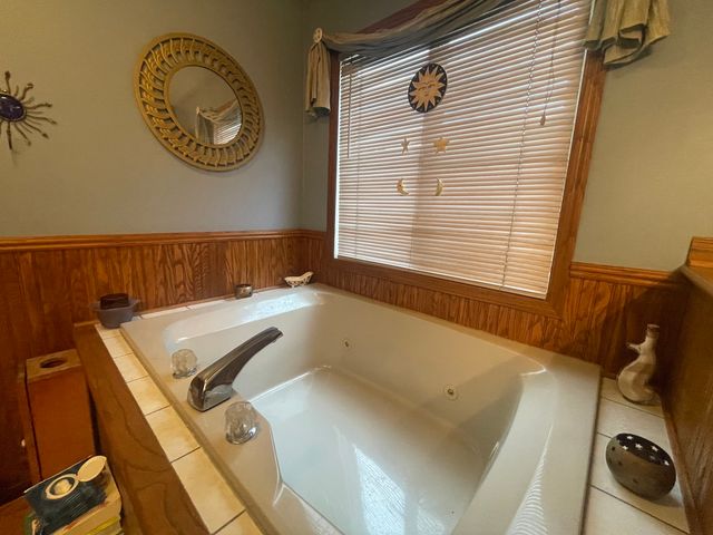 1341 Portage Lane, Woodstock, IL 60098