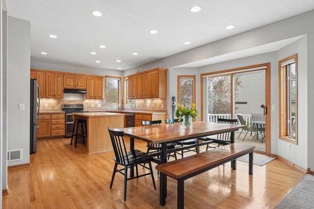 9595 Dunes Avenue, Cottage Grove, MN 55016