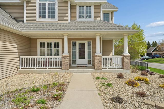 9595 Dunes Avenue, Cottage Grove, MN 55016