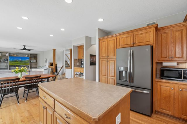 9595 Dunes Avenue, Cottage Grove, MN 55016